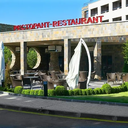 Park Europe Hotel 4*