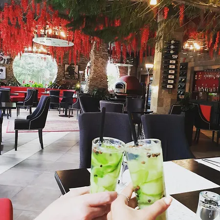 парк зелена европа Хотел 4*